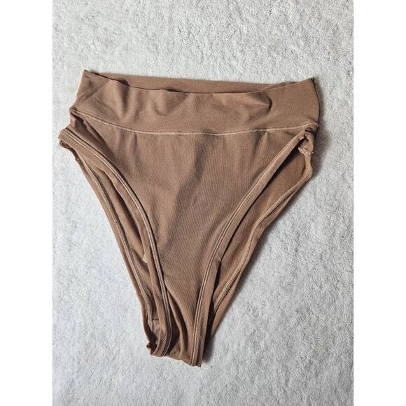 Skims hi cut panty Nwt - Picture 1 of 9